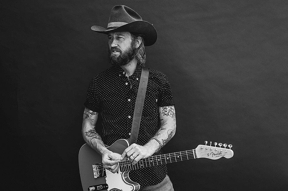 Chris Shiflett's Playlist Shows Rock Edge, Love of Old Country