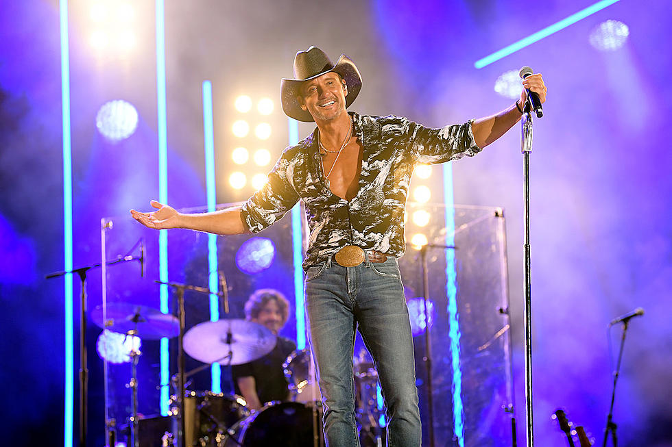 Tim McGraw Covers ‘God Bless the USA’ on Book Tour [WATCH]