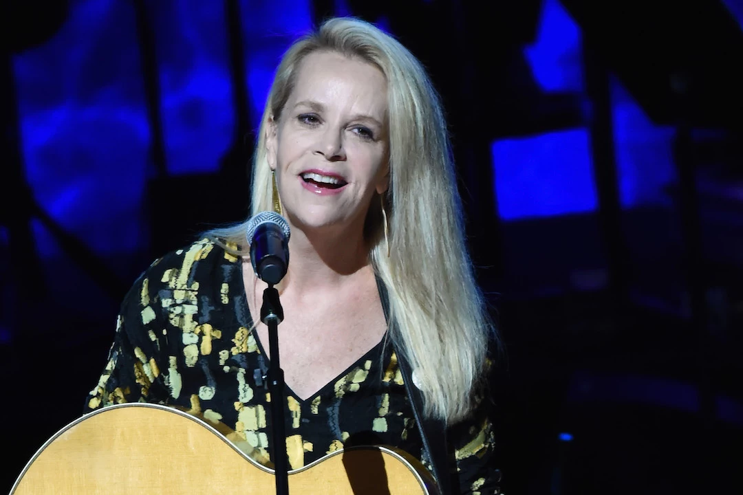 Mary Chapin Carpenter Plots 2023 Headlining Tour — See the Dates