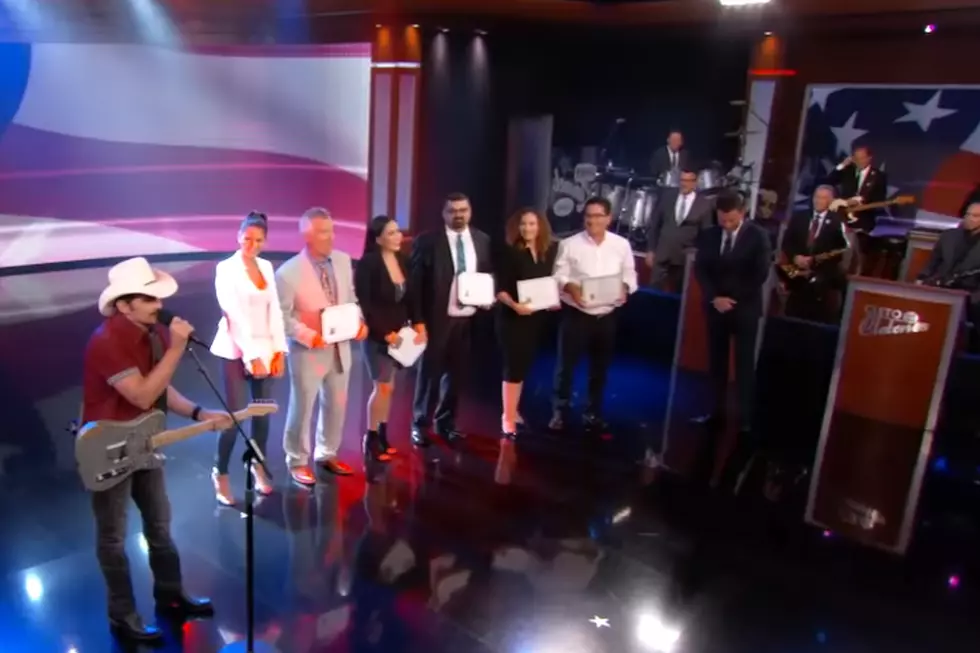 Brad Paisley Helps Jimmy Kimmel Give New U.S. Citizens the Most ‘’Merica!’ Welcome [WATCH]