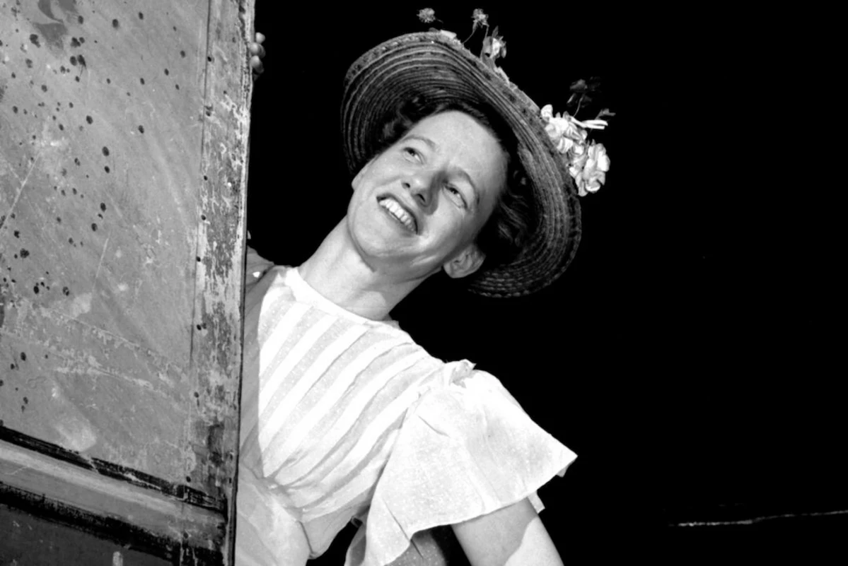 Meet Minnie Pearl Legendary Country Comedian And Unifying Force
