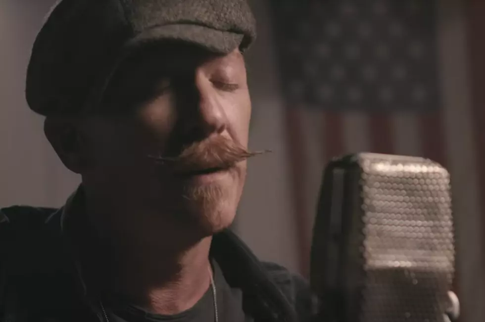Foy Vance’s ‘Malibu Jane’ Is a Friendship Song Inspired By Courteney Cox [WATCH]