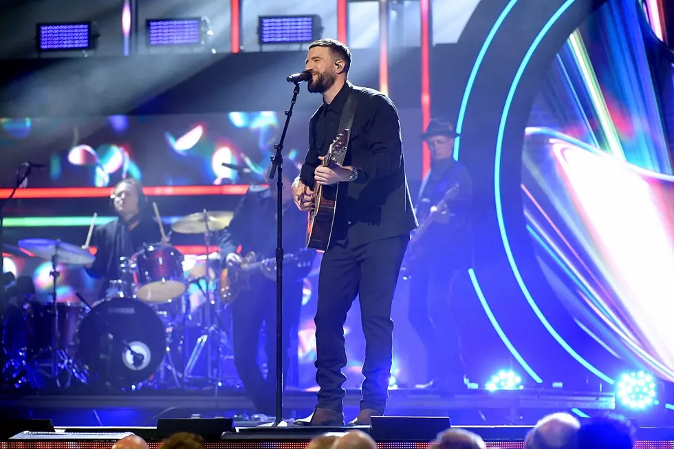 Sam Hunt Slays Reba McEntire’s ‘Fancy’ at 2019 CMT Artists of the Year [WATCH]
