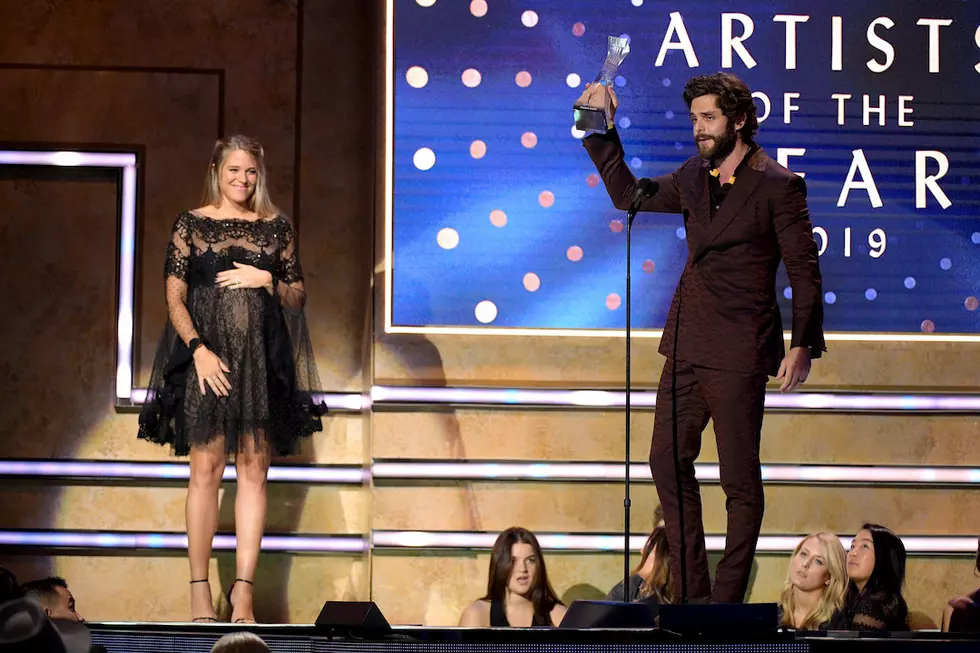 Thomas Rhett&#8217;s Wife, Lauren, Recalls His Early Days in Music at the 2019 CMT Artists of the Year Ceremony