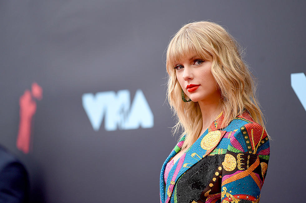 Taylor Swift Says Scooter Braun, Scott Borchetta Are Blocking Her From Playing Big Machine-Era Music at 2019 American Music Awards