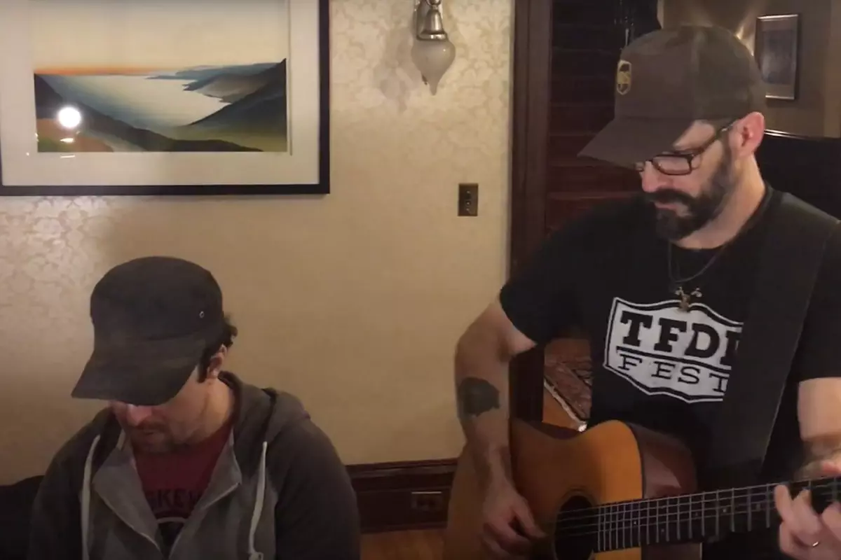 Guest Room Sessions: Tony Lucca and Ernie Halter, 'Blackbird'