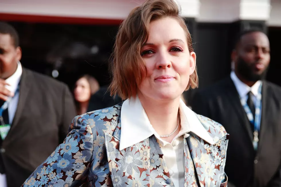Brandi Carlile Brings Flower Power to the 2020 Grammy Awards Red Carpet [PICTURES]