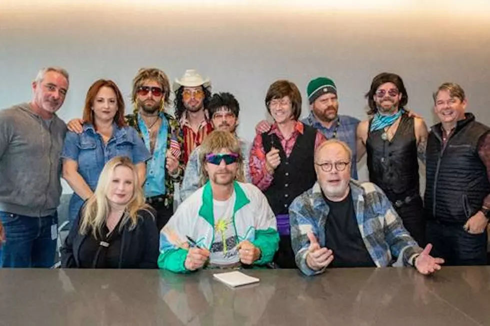 Hot Country Knights Ink Deal With UMG, Raid Label Building in Hilarious Video [WATCH]