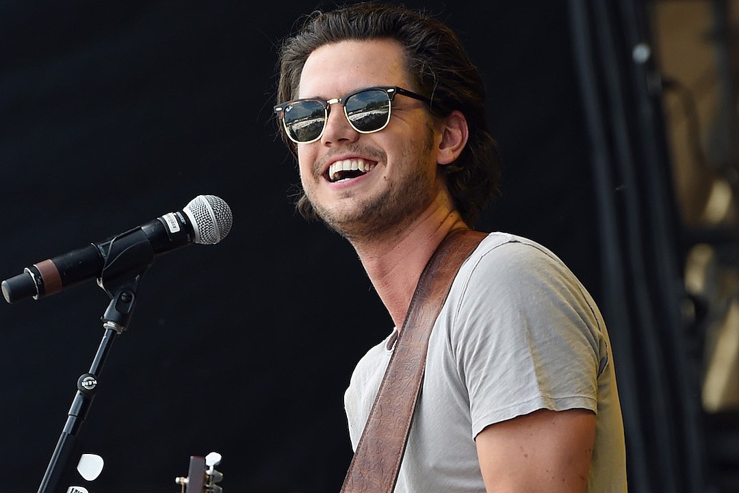 Story Behind the Song: Steve Moakler, 'Blue Jeans'
