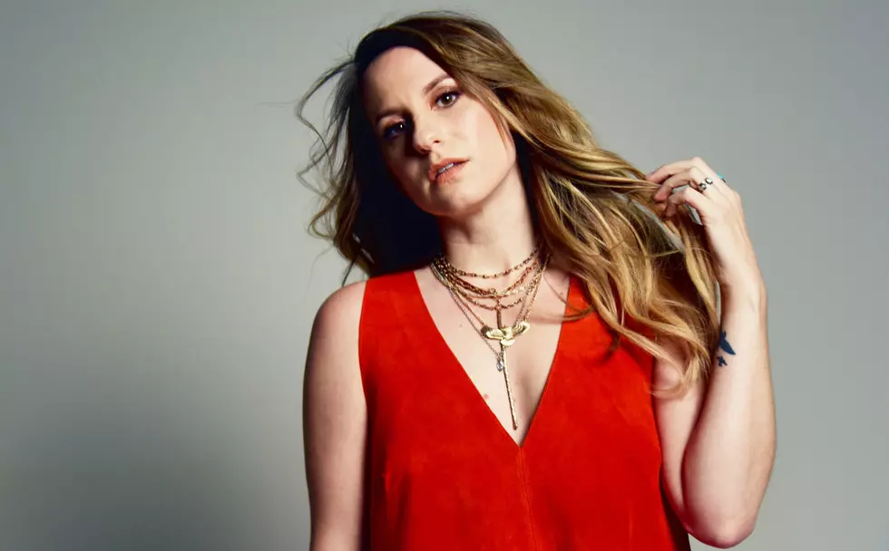 Interview: Caitlyn Smith Tackles the Pain and Beauty of Life on New ‘Supernova’ Album