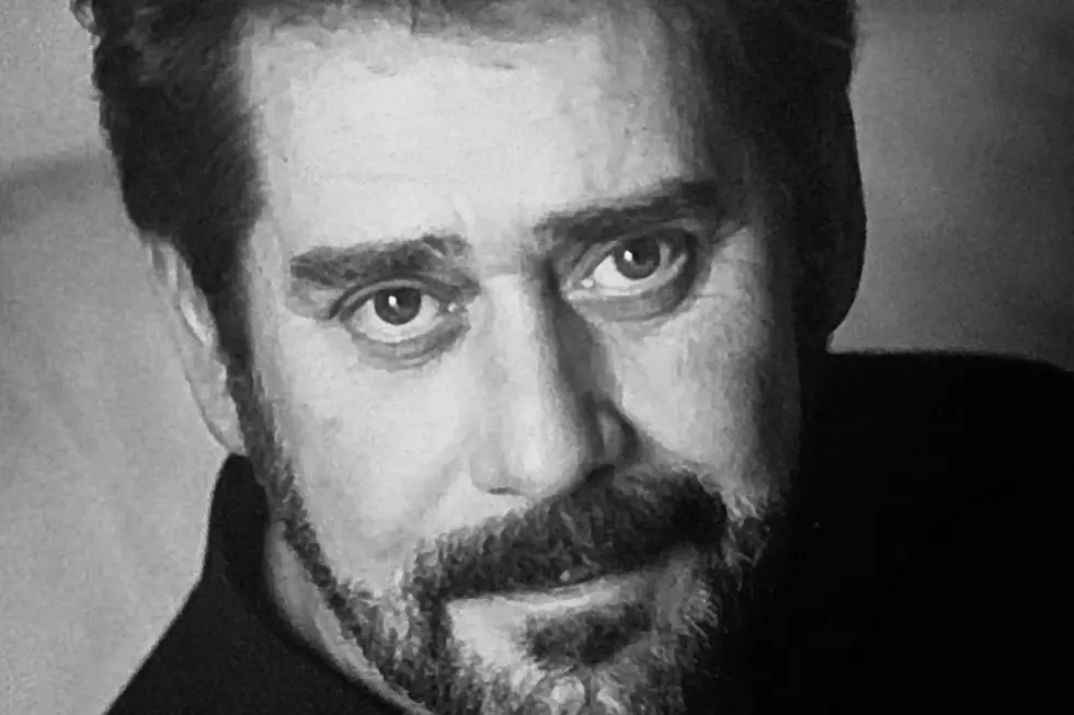 Hear Earl Thomas Conley's Newly Unearthed 'Physical Attraction'