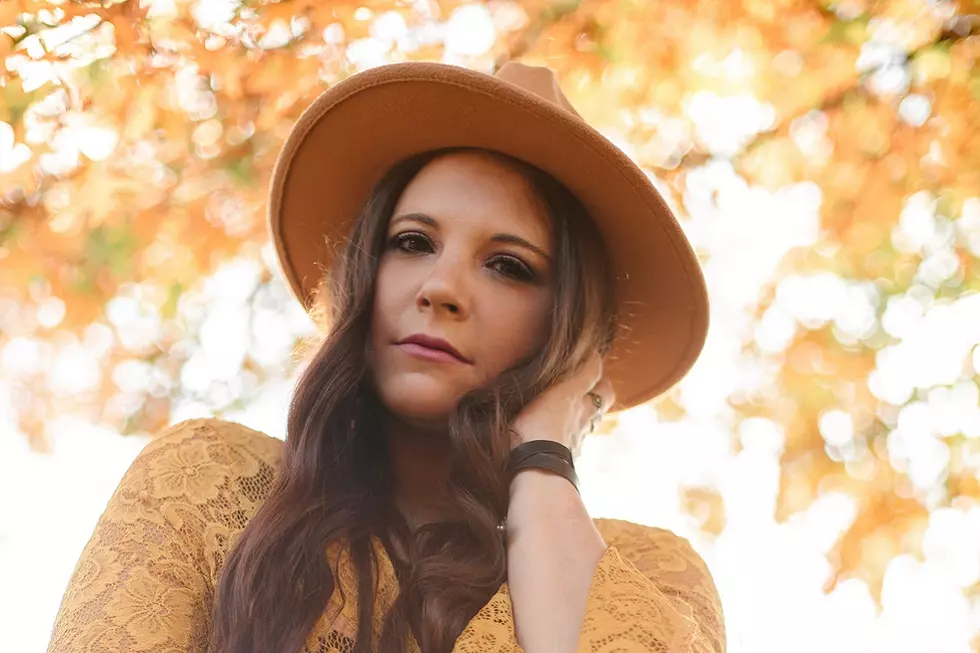 Lauren Davidson Yearns to 'Live in the Light' in New Single