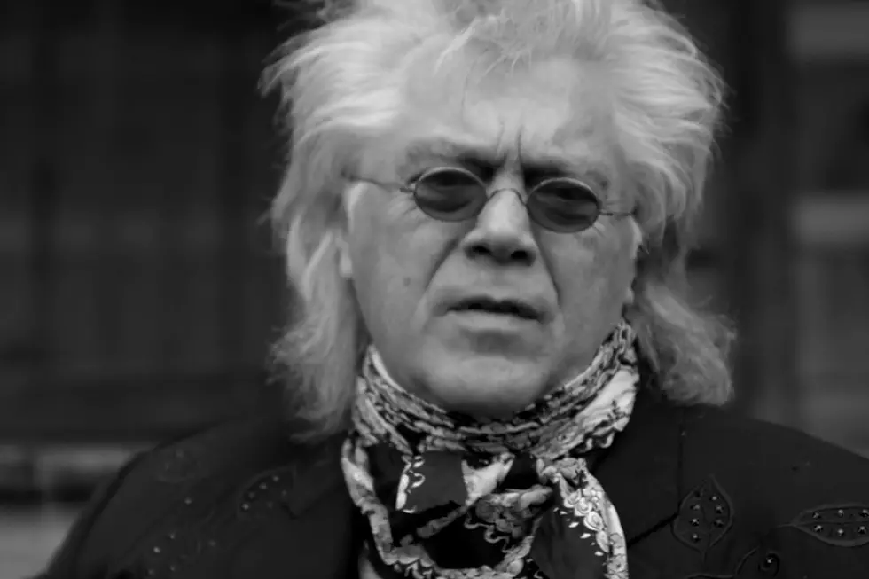 Marty Stuart Tributes Johnny Cash With ‘I’ve Been Around’ Music Video [Exclusive Premiere]