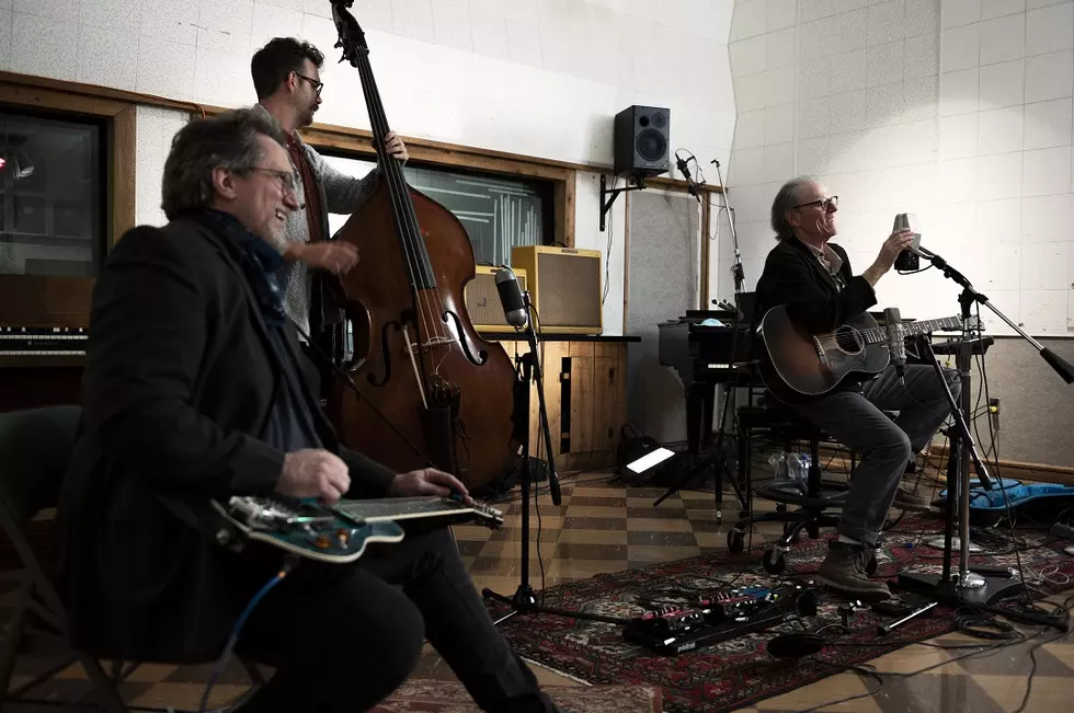 John Hiatt Teams With Jerry Douglas Band for New Album