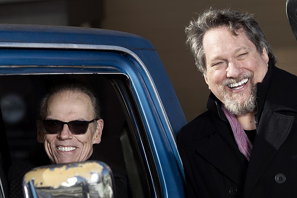 Interview: John Hiatt, With Jerry Douglas, Digs Into ‘Leftover Feelings’ on New Album