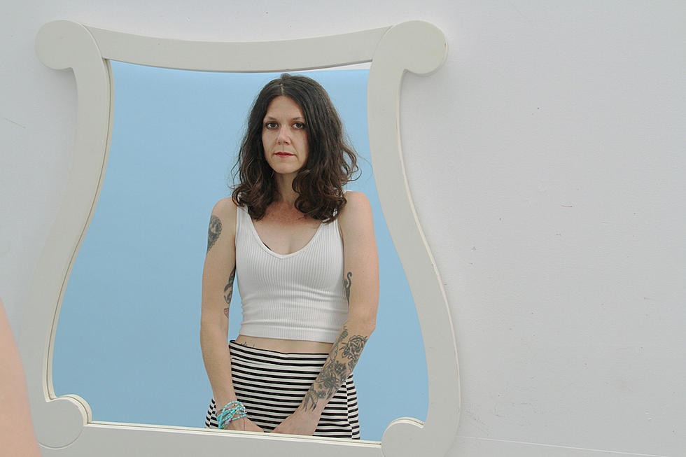 Interview: Lilly Hiatt Looks Forward With New Album, &#8216;Lately&#8217;