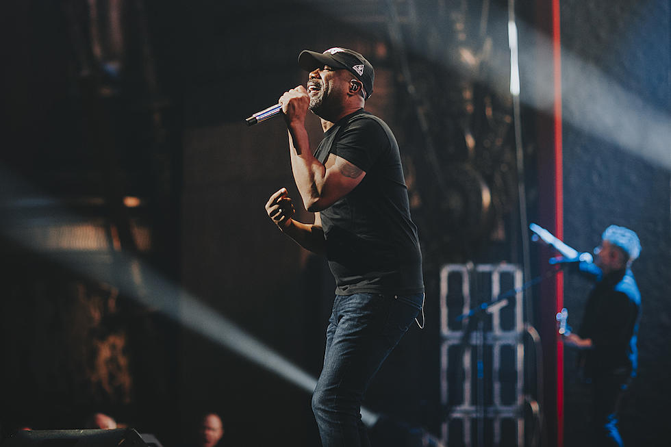 CONCERT REVIEW: Darius Rucker Brings Ballads, Beer and Brass to NYC’s Beacon Theater