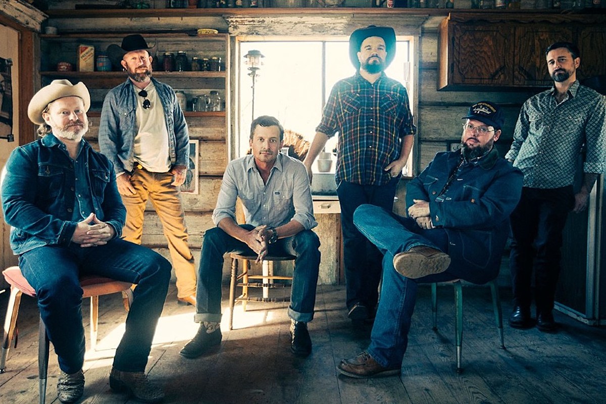 Watch Turnpike Troubadours Cover Dawes' 'All Your Favorite Bands'
