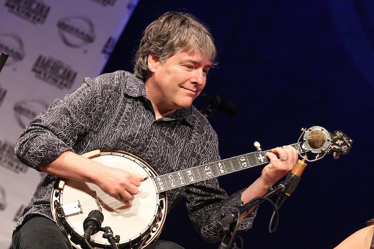 Béla Fleck Wins Best Bluegrass Album at 2022 Grammy Awards