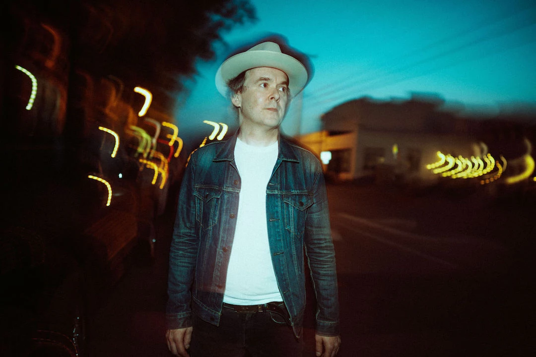 Derek Hoke Pushes Forward Amidst the Pain in ‘Let Go of My Heart’