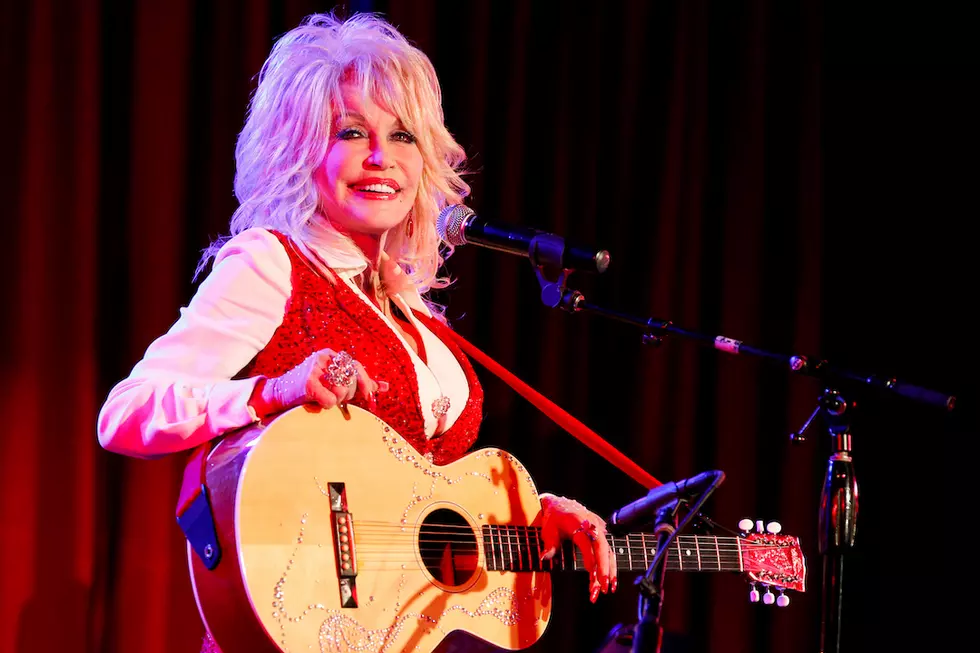 Country Music Memories: Dolly Parton Is Born in Tennessee