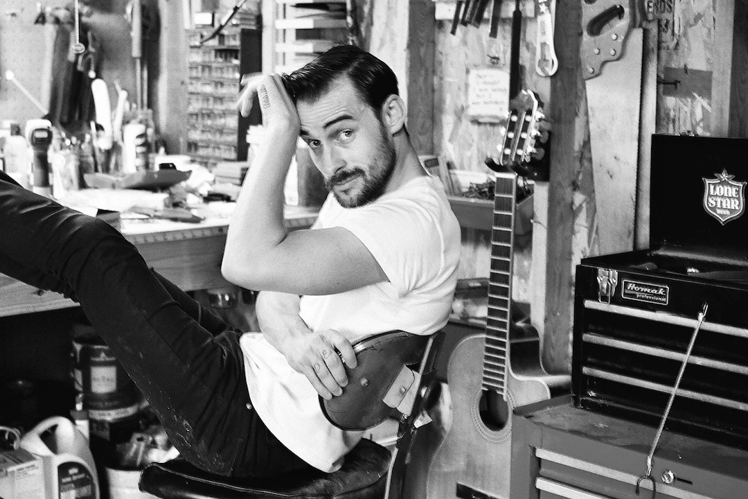 Robert Ellis Returns With a Fresh New Sound in ‘Yesterday’s News’