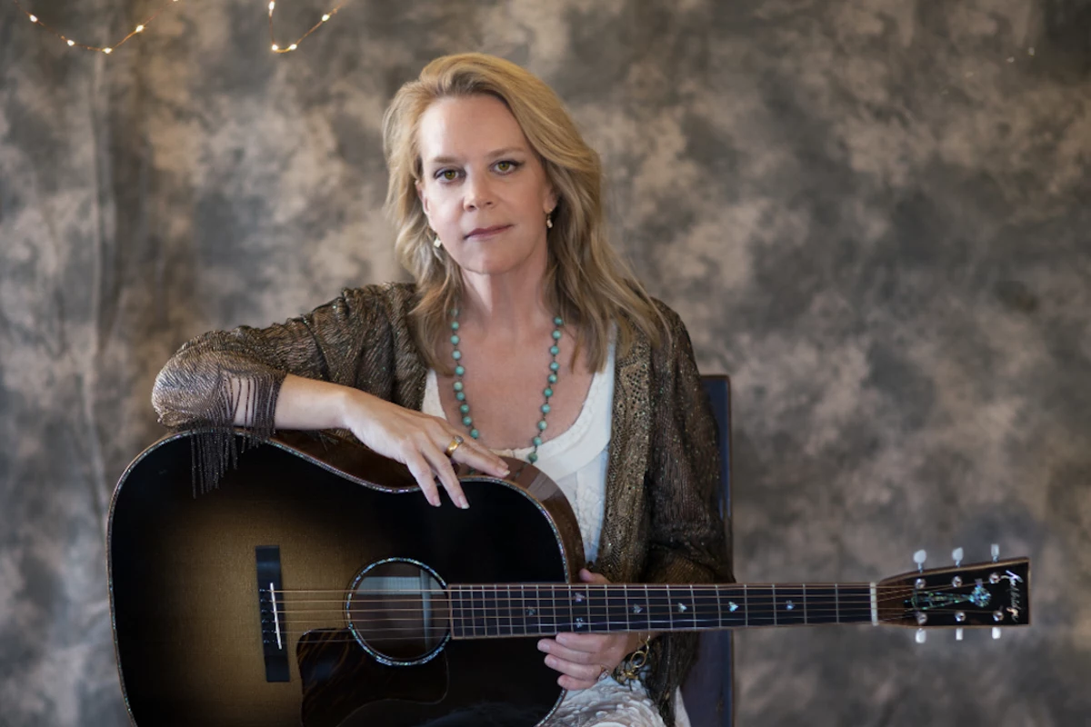 Mary Chapin Carpenter Plots 2023 Headlining Tour — See the Dates