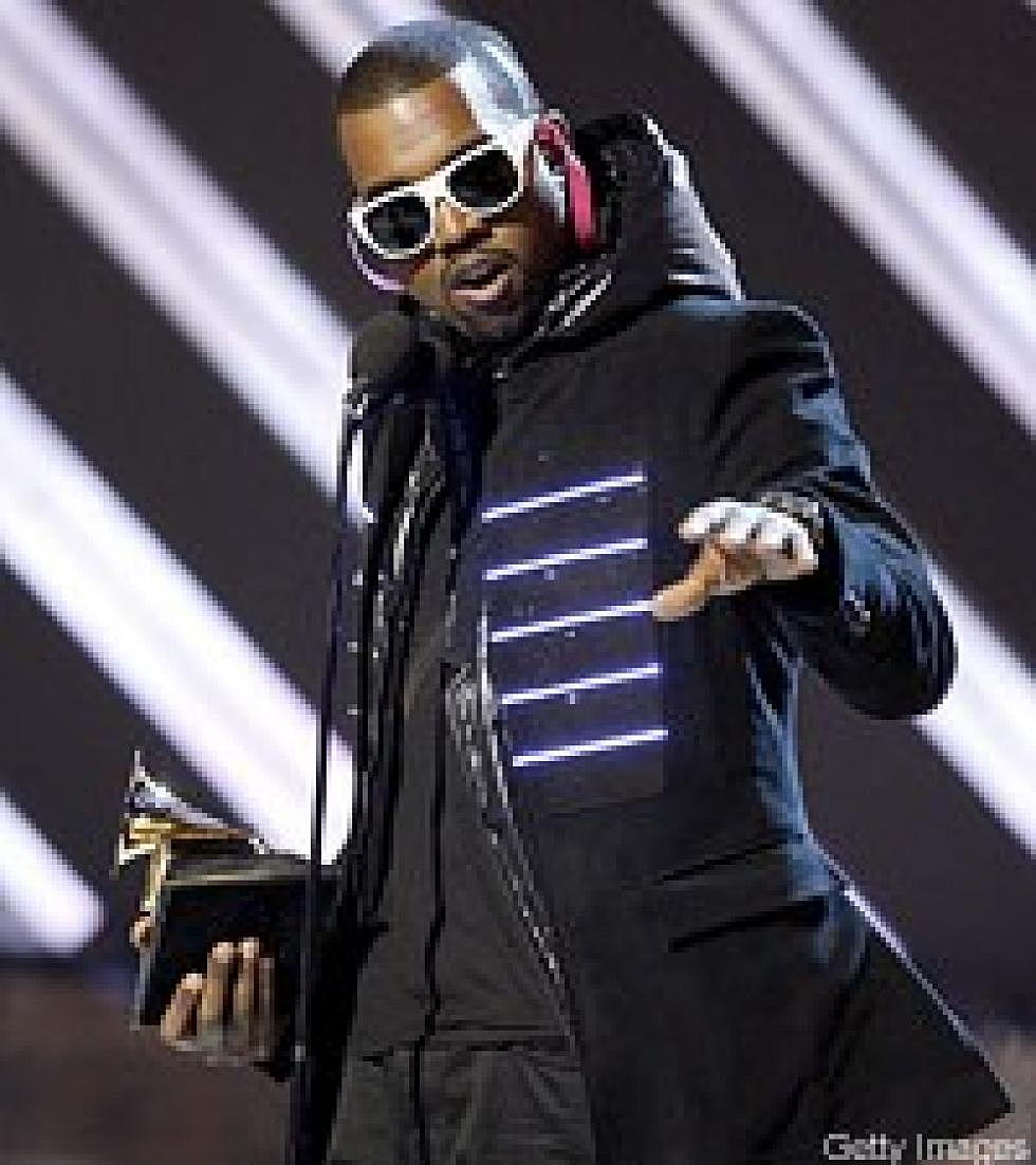 Kanye Pays Tribute to His Mother With Song and Hair, Wins Best Rap Album