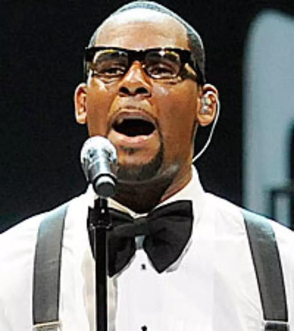 R. Kelly Covers Michael Jackson&#8217;s &#8216;You Are Not Alone&#8217;