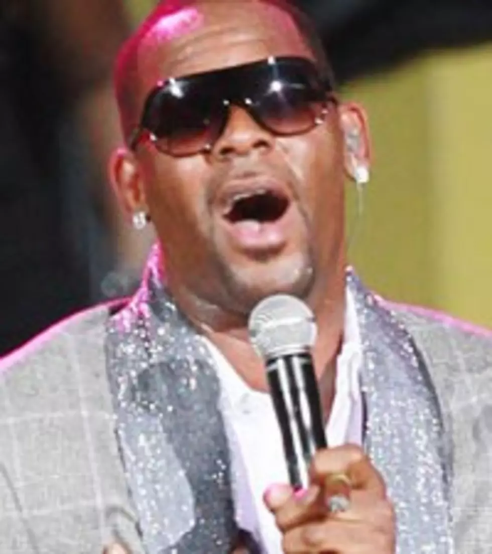 R. Kelly’s Ex-Manager Sues for $1 Mill in Unpaid Commission