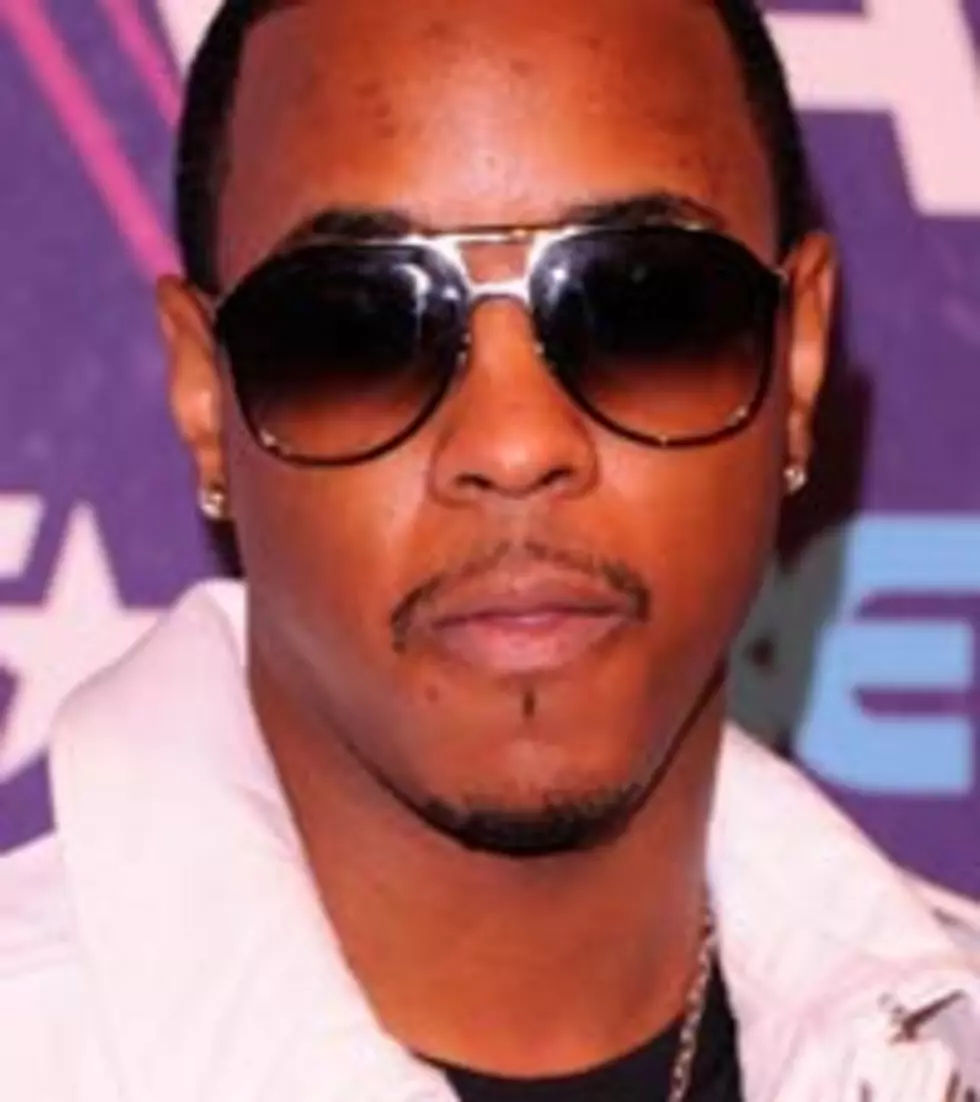 Jeremih Hit With Drinks While Performing, Fans Angry Over Lip-Syncing
