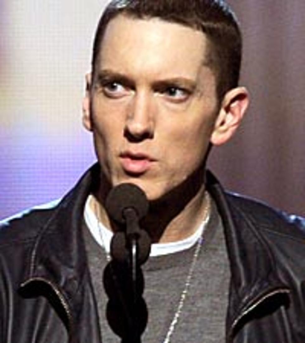 Eminem&#8217;s Tin Foil Dreams: Rapper Covers Hotel Windows, Pumps White Noise