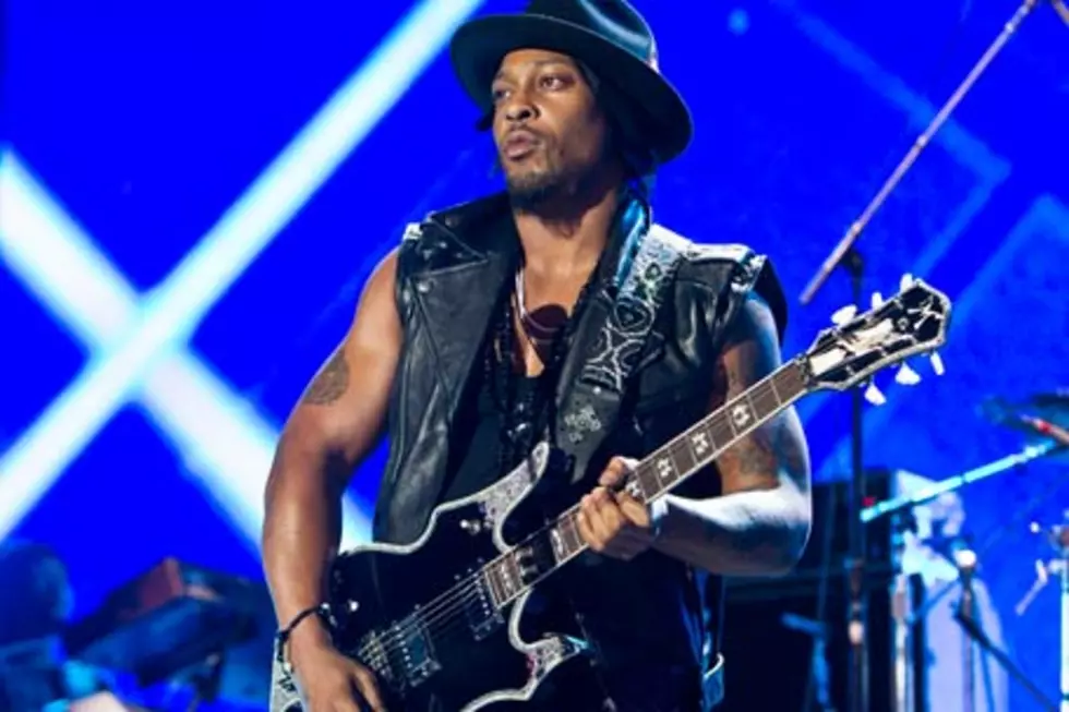 D&#8217;Angelo, Essence Music Festival 2012: Singer Channels James Brown With Funky Set