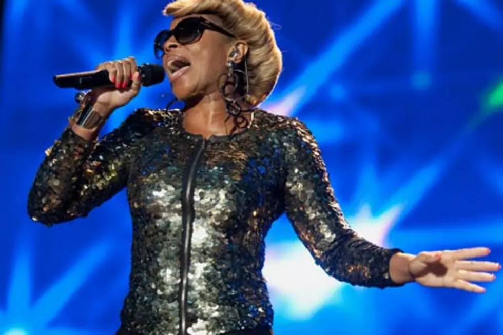 Mary J. Blige, Essence Music Festival 2012: Singer Leaves Heart Onstage, Returns for Three Encores
