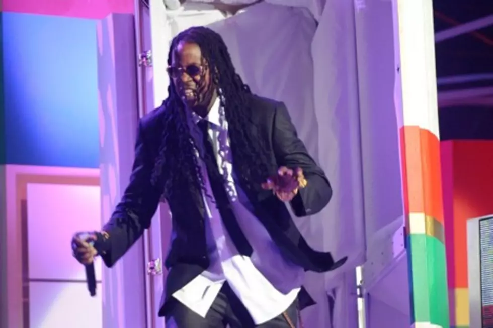2 Chainz, BET Hip Hop Awards 2012: Rapper Hops Out of Coffin, Plays Piano &#8212; Video