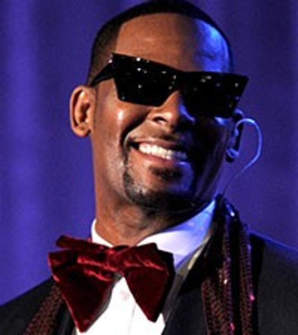 R. Kelly ‘Trapped in the Closet’ Book in the Works