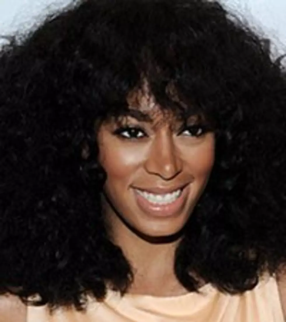 Solange Performs &#8216;Losing You&#8217; on &#8216;Fallon&#8217; With Dev Hynes &#8212; VIDEO