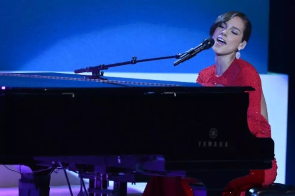 Alicia Keys, Inauguration Ball 2013: Singer Performs Medley of &#8220;New Day&#8221; and &#8220;Girl on Fire&#8221;