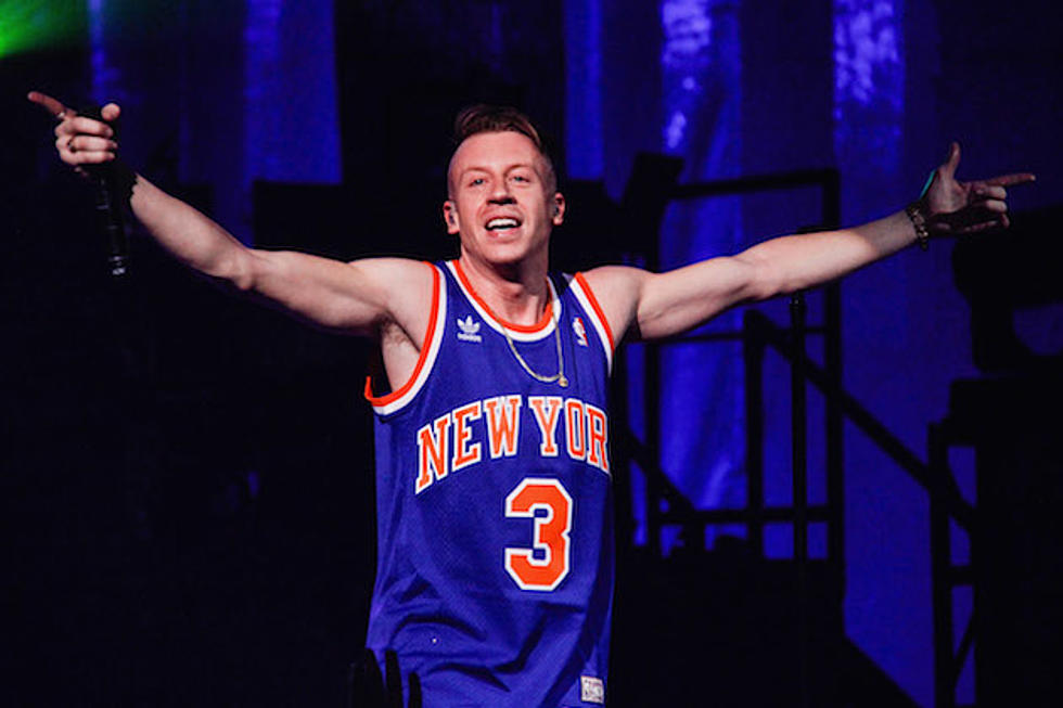 Macklemore Performs 'Can't Hold Us' at the 2013 American Music Awards