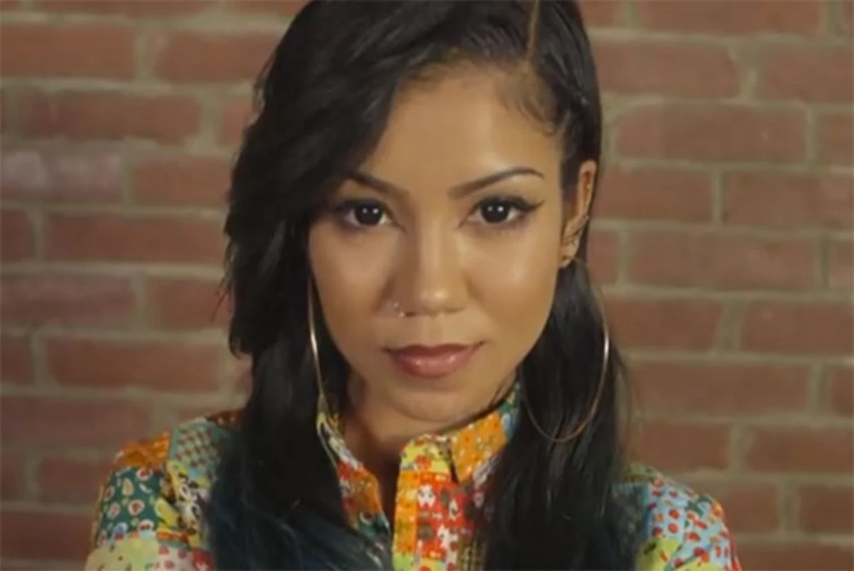 Jhene Aiko Performs 'Bed Peace' Live [VIDEO]