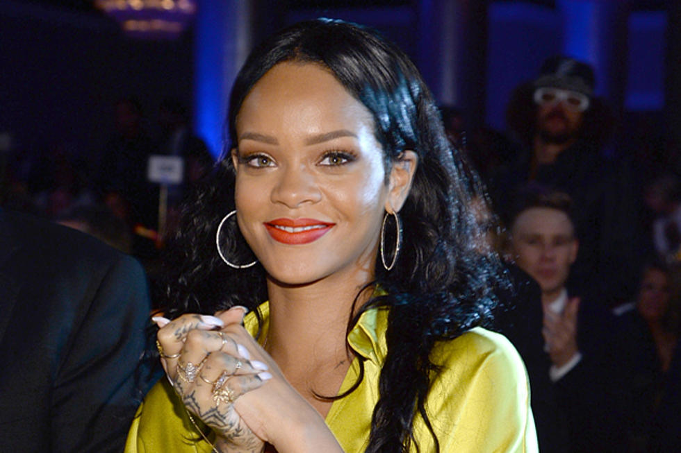 Rihanna Wins 2014 Grammy Award for Best Urban Contemporary Album