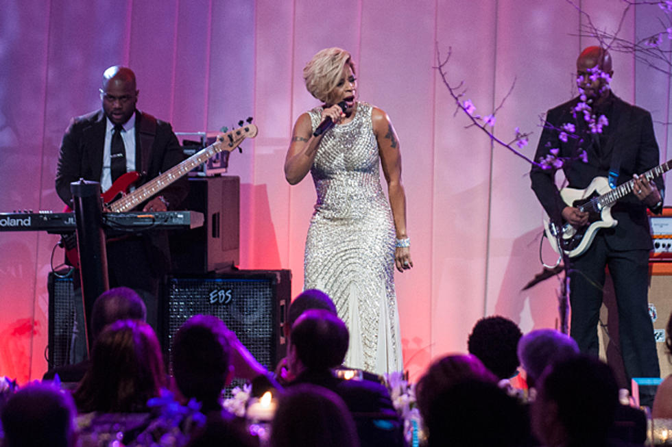 Mary J. Blige Performs at White House in Honor of French President Hollande’s Visit