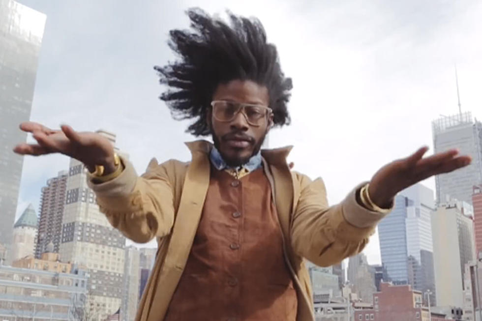Jesse Boykins III Hits the Streets of New York to Perform 'Plain'