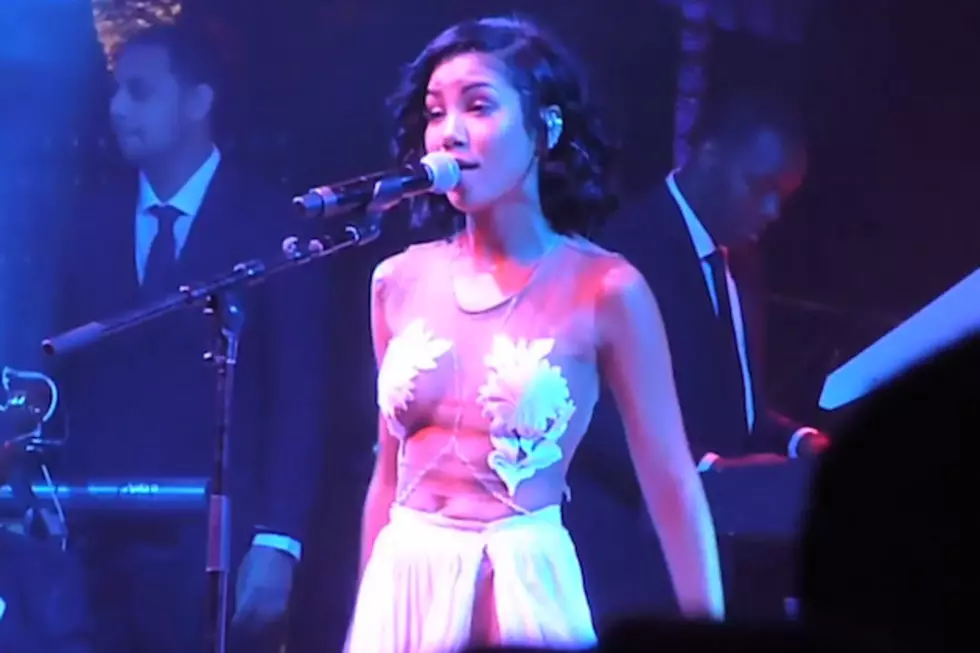 Jhene Aiko Performs 'Spotless Mind' at Coachella 2014