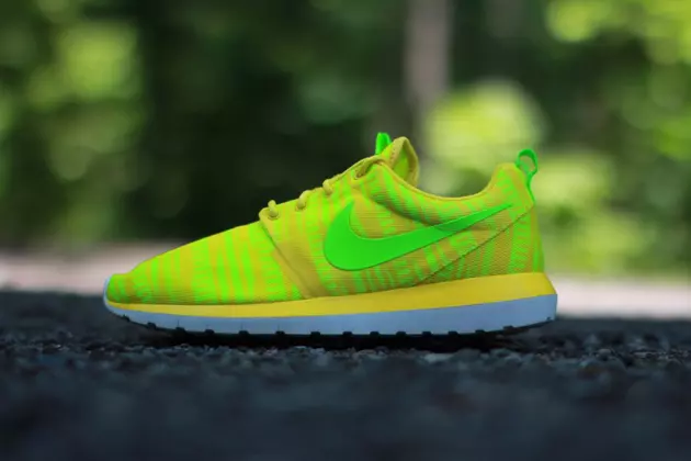 Nike Roshe Run NM – Charm Yellow / Electric Green – Volt