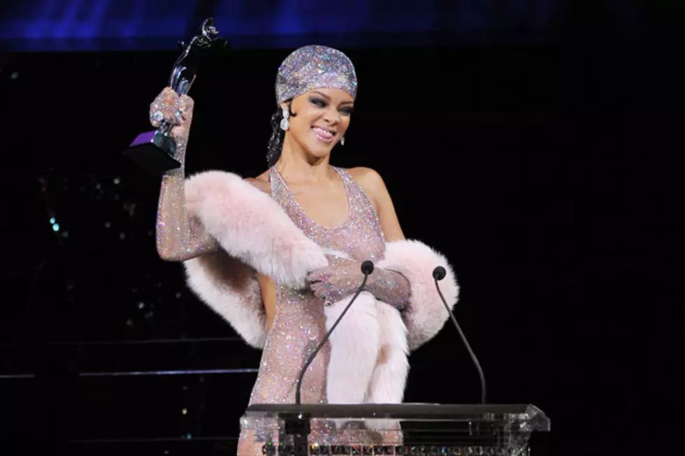 Rihanna Goes Nude in Sheer, Glittering Gown at 2014 CFDA Awards [PHOTOS]