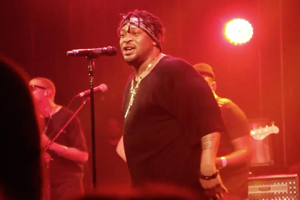 D&#8217;Angelo Is Almost Unrecognizable in Australia Concert Footage [VIDEO]