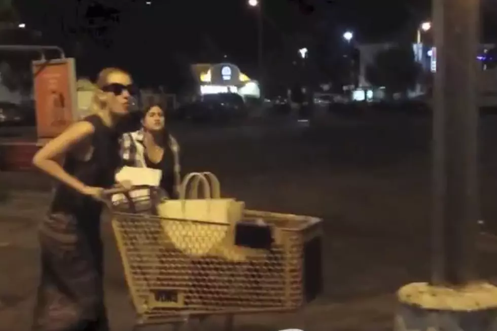 Iggy Azalea Confronts Paparazzo at the Supermarket [VIDEO]