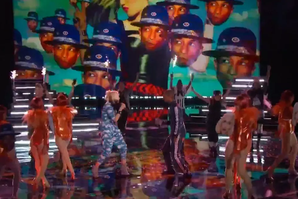 Pharrell Joins Gwen Stefani to Perform &#8216;Spark the Fire&#8217; on &#8216;The Voice&#8217; [VIDEO]