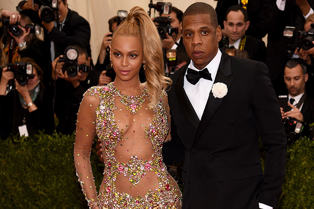 Beyonce Glitters in Givenchy Gown at 2015 Met Gala [PHOTOS]